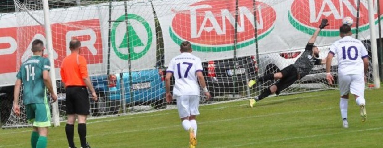Remis gegen den Leader!